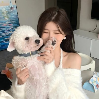 葡萄架下的女神
